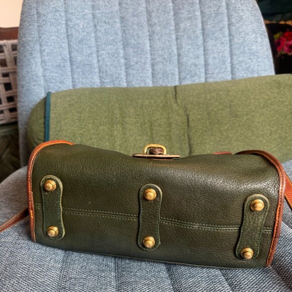 Dooney and Bourke Green Leather Purse - Picture 3 of 10